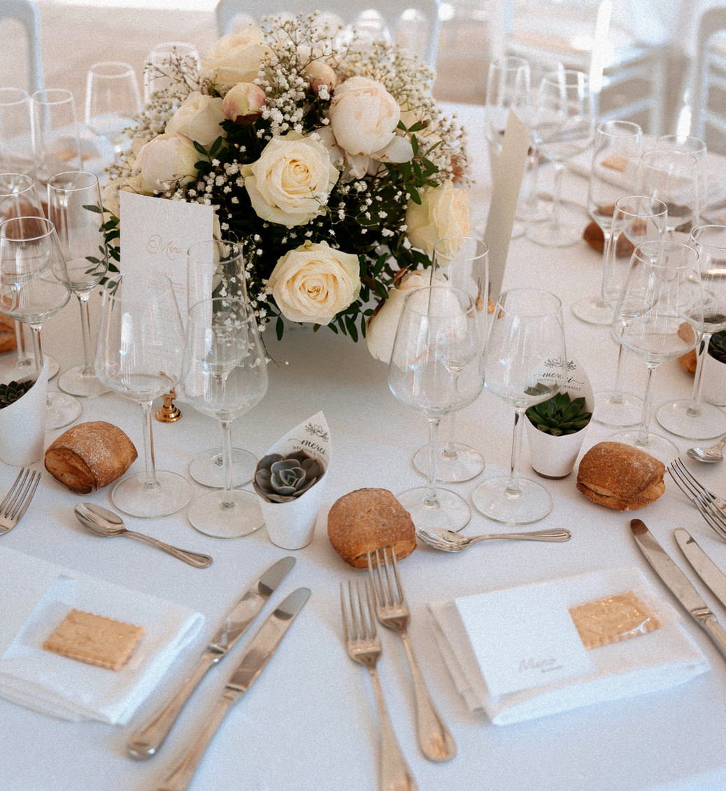 Bouquet et menu de mariage